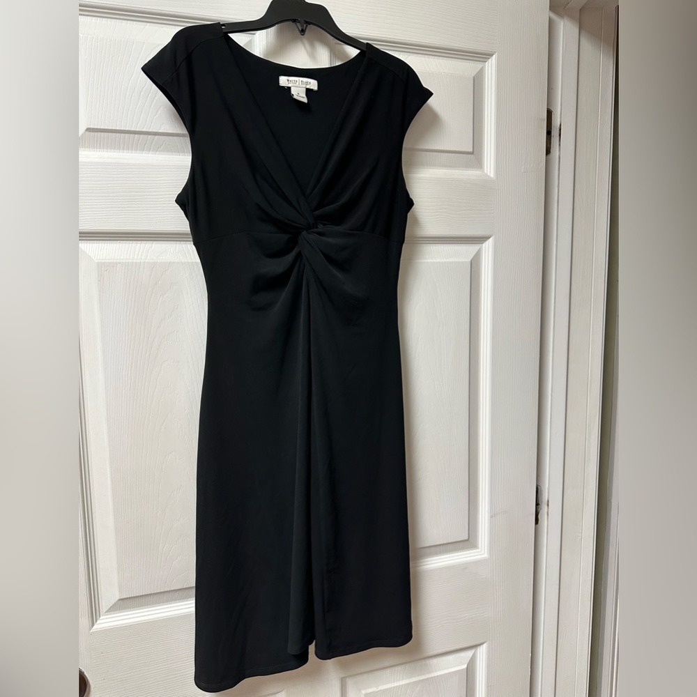 White House Black Market, simple, classic, sleeveless, vneck black dress, size 6